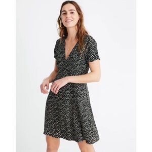 Madewell Button Wrap Dress in Playground Posies. Size 0